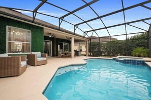 Pool - Luxury 4BR Villa Golf View /Theater/Huge Pool&Spa (Davenport)