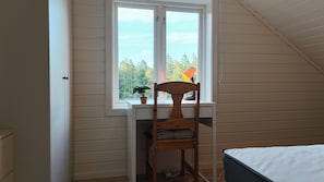 3 habitaciones, tabla de planchar con plancha, wifi y ropa de cama