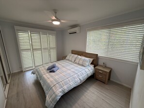 Apartment - The Palms - Beach Retreat With Pool, Garden, BBQ (Toogoom)