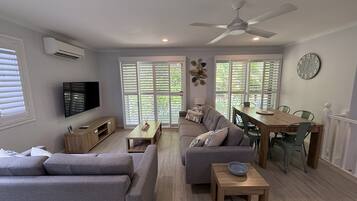 Apartment | Living room