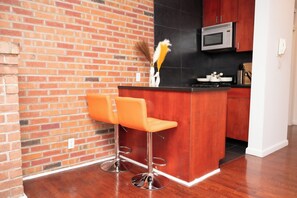 Private kitchen - West2 Village47 Getaway - Subway & Local Cafés (New York)