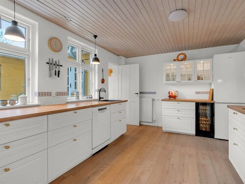 "Noreen" - 500m from the sea by Interhome