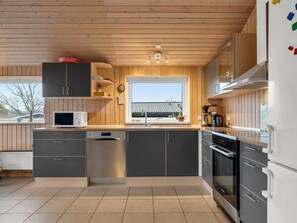 Réfrigérateur, micro-ondes, lave-vaisselle