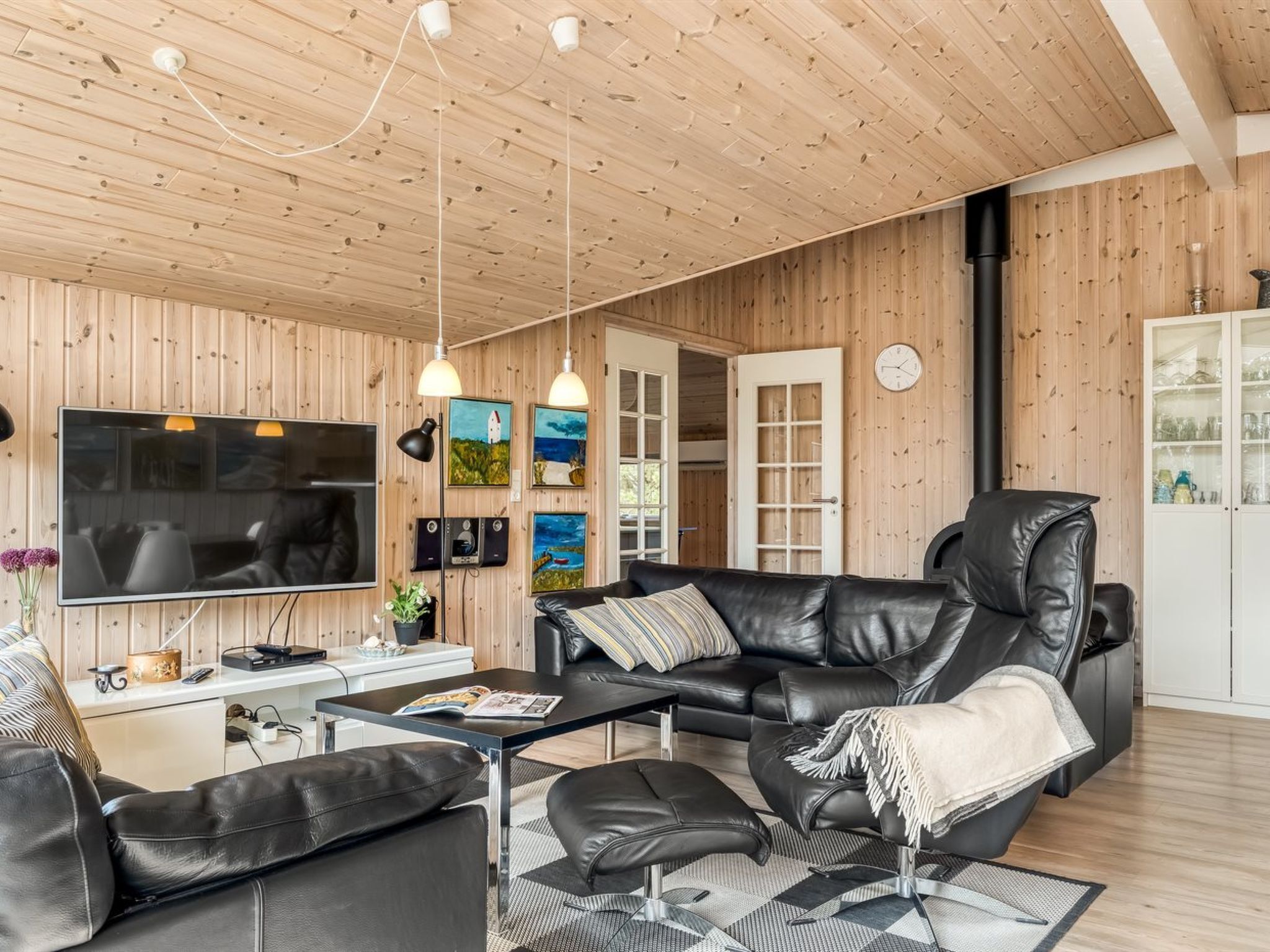 TV, fireplace, DVD player