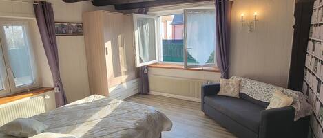 2 bedrooms, iron/ironing board, travel crib, free WiFi