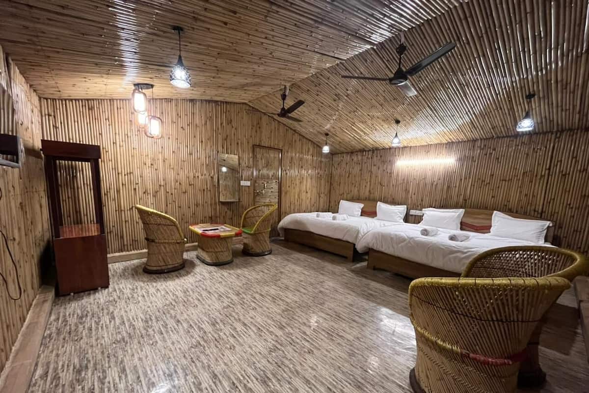 Family Suite, Balcony, Garden View | In-room safe, iron/ironing board