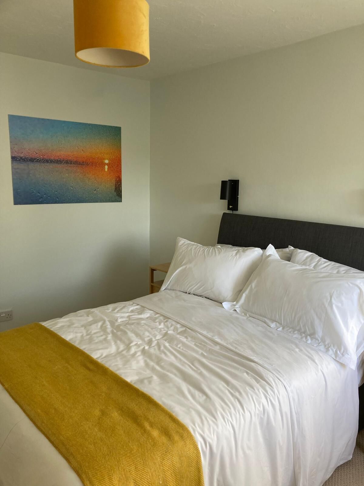 Iron/ironing board, Internet, bed sheets