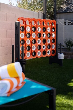 House | 4 bedrooms, Internet - Chic Home With Backyard Oasis Pool Game Room (Phoenix)