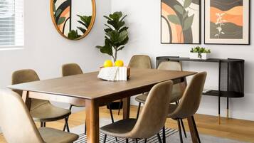 House | 4 bedrooms, Internet