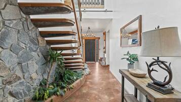 House | 5 bedrooms, Internet