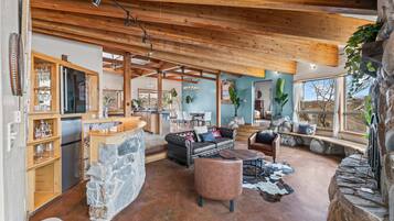 House | 5 bedrooms, Internet