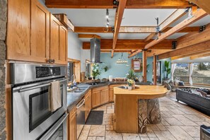 House | 5 bedrooms, Internet - Perfect 5BD Family Mountain Getaway by Yellowstone (Emigrant)