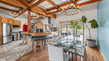 House | 5 bedrooms, Internet