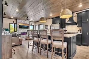 Suite | 5 bedrooms, Internet - Firefly Lodge Indoor Pool Theater Hot Tub (Sevierville)