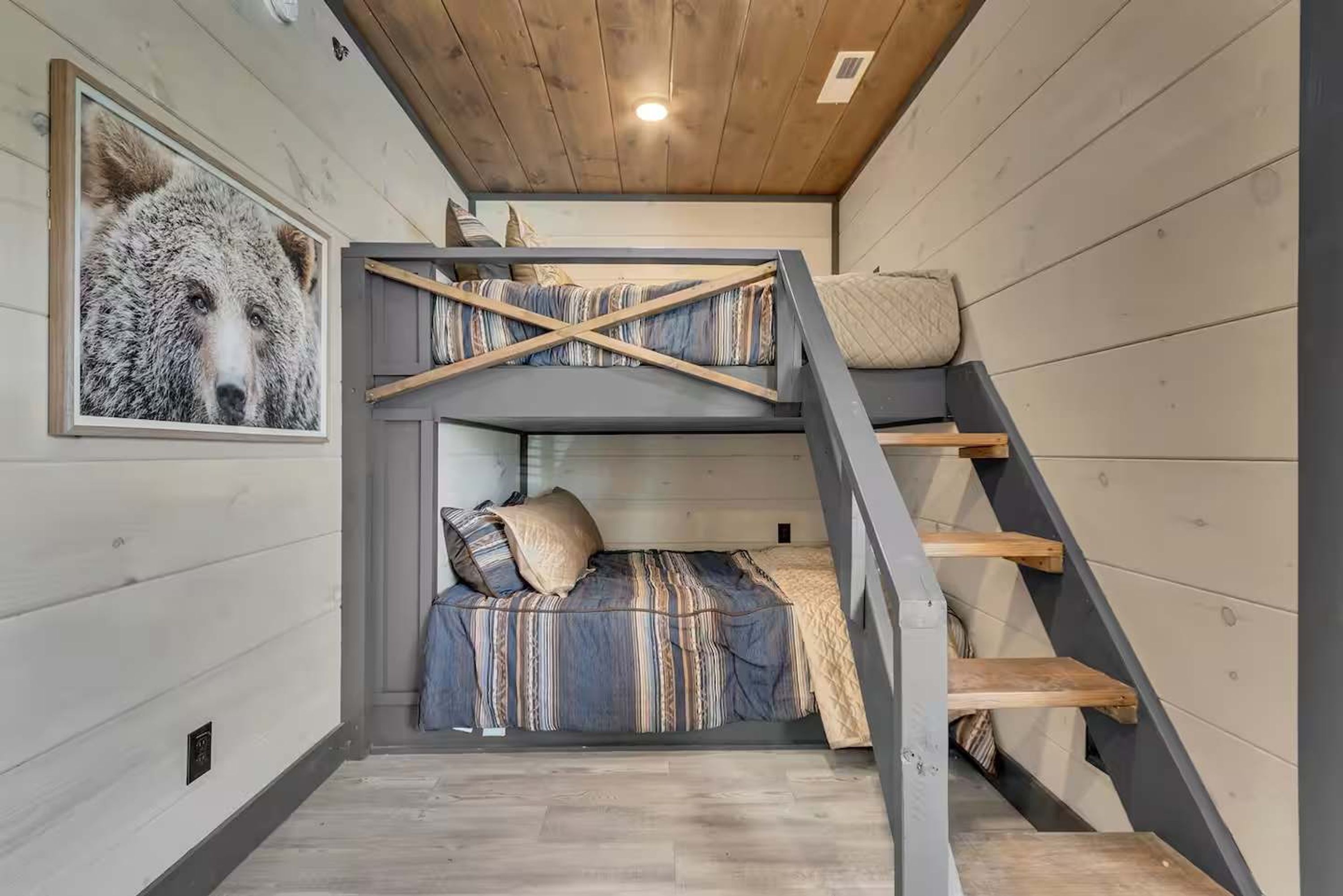 套房 | 5 間臥室、網路服務