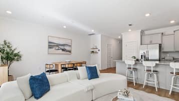 Apartment | 3 bedrooms, Internet