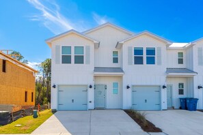 Apartment | 3 bedrooms, Internet - NEW Sleeps 7 Beach Fun Dining Palmaway (Orange Beach)