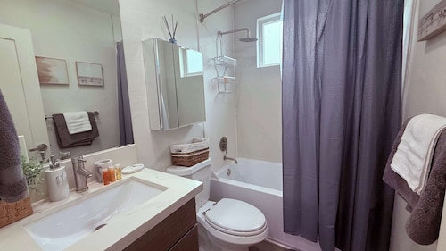 One Lux Stay 1BR Home Near the Beach