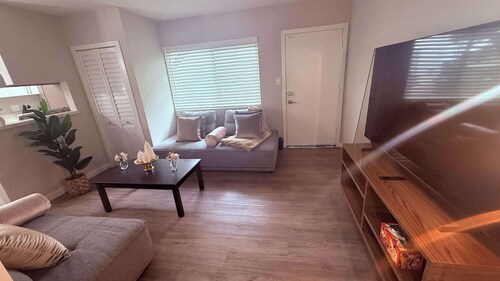 One Lux Stay 1BR Home Near the Beach