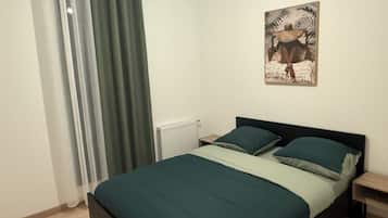 Iron/ironing board, Internet, bed sheets