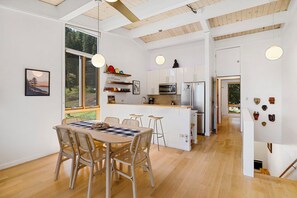 Dining - Alpine Meadows Basecamp by Hauserman Rentals (Alpine Meadows)