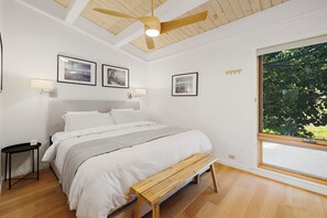 3 bedrooms, iron/ironing board, free WiFi, bed sheets - Alpine Meadows Basecamp by Hauserman Rentals (Alpine Meadows)