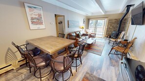 Dining - Updated! Walk to Main St. Events, Dining, Shops. 1st Floor, Pool, Hot Tub (Frisco)