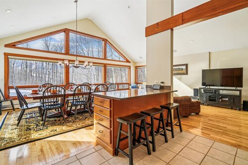 Warm and inviting retreat nestled in the heart of Killington.