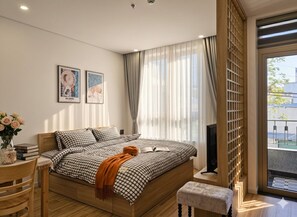 豪華開放式客房, 陽台, 海景 | 書桌、筆電工作空間、免費無線上網、床單