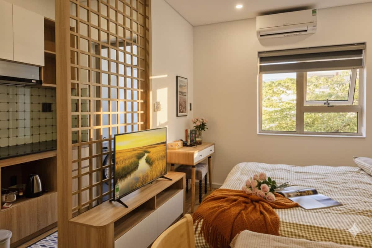 Escrivaninha, espaço de trabalho para notebook, Wi-Fi de cortesia