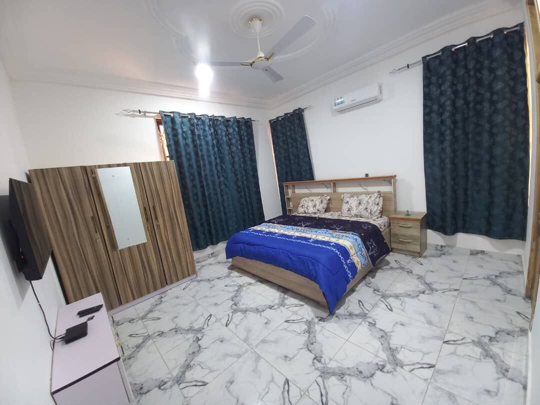 2 habitaciones, tabla de planchar con plancha y wifi gratis 