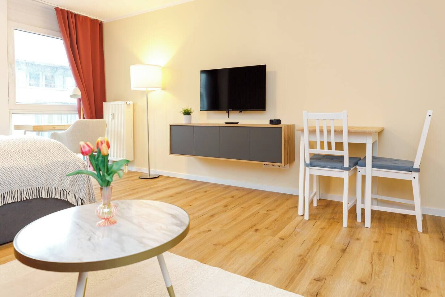 Deluxe-huoneisto, kaupunkinäköala | Kannettavalle tietokoneelle sopiva työtila, ilmainen Wi-Fi