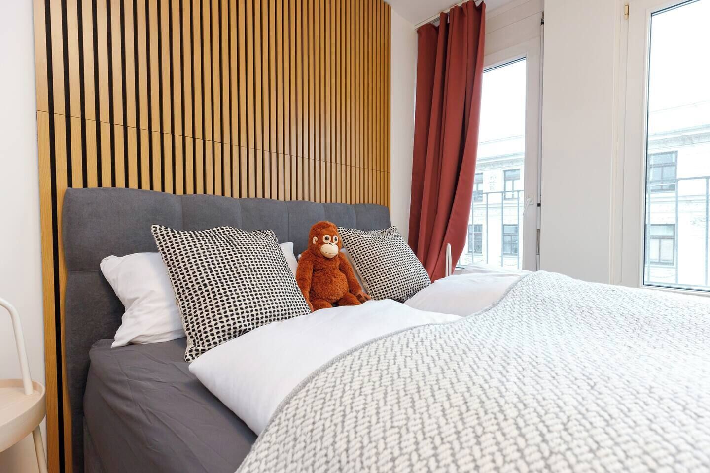 Deluxe-huoneisto, kaupunkinäköala | Kannettavalle tietokoneelle sopiva työtila, ilmainen Wi-Fi