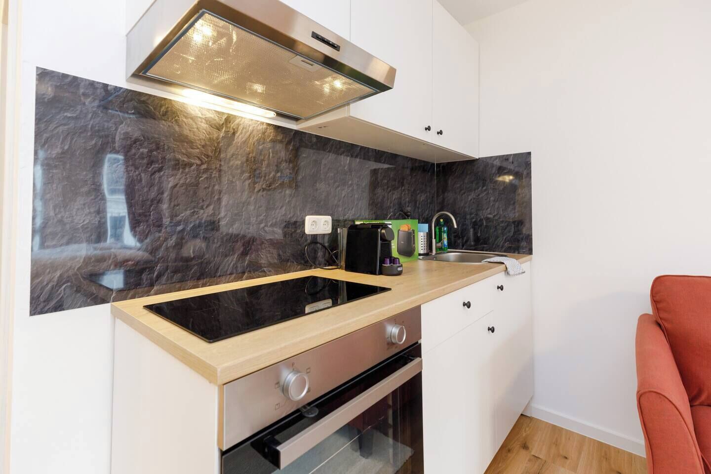 Deluxe-huoneisto, kaupunkinäköala | Yksityinen keittiö | Minijääkaappi, mikroaaltouuni, uuni, liesi