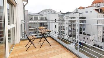 Deluxe Apartment, City View | Property grounds