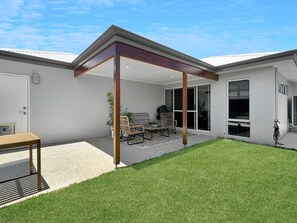 Apartment | Garden - Spacious 3-bed Home in Leafy Yokine (Perth)