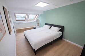 WiFi - Relax & Work Apartment - Bright and comfortable with plenty of space for kids too (Solingen)