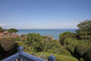 Property grounds - West Ingle Large Edwardian Home Overlooking Seagrove Bay (Seaview)