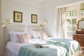 5 bedrooms, WiFi, bed sheets - West Ingle Large Edwardian Home Overlooking Seagrove Bay (Seaview)