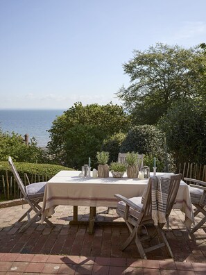 Outdoor dining - West Ingle Large Edwardian Home Overlooking Seagrove Bay (Seaview)