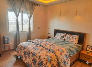 3 bedrooms, WiFi, bed sheets - Résidence Luxueuse, 2 Piscines Escapade Familiale à 2 pas Plages Harhoura Rabat (Harhoura)