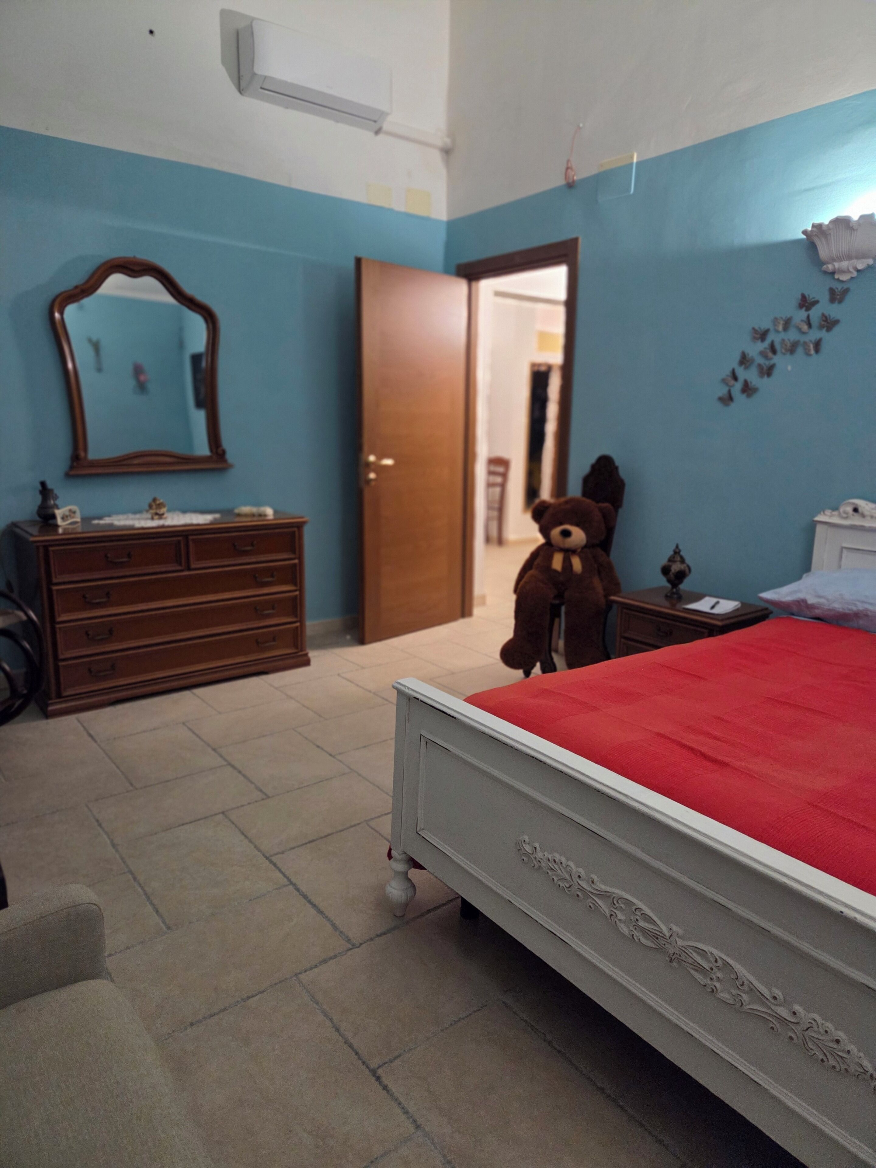 2 soverom, skrivebord, strykejern/-brett og wi-fi