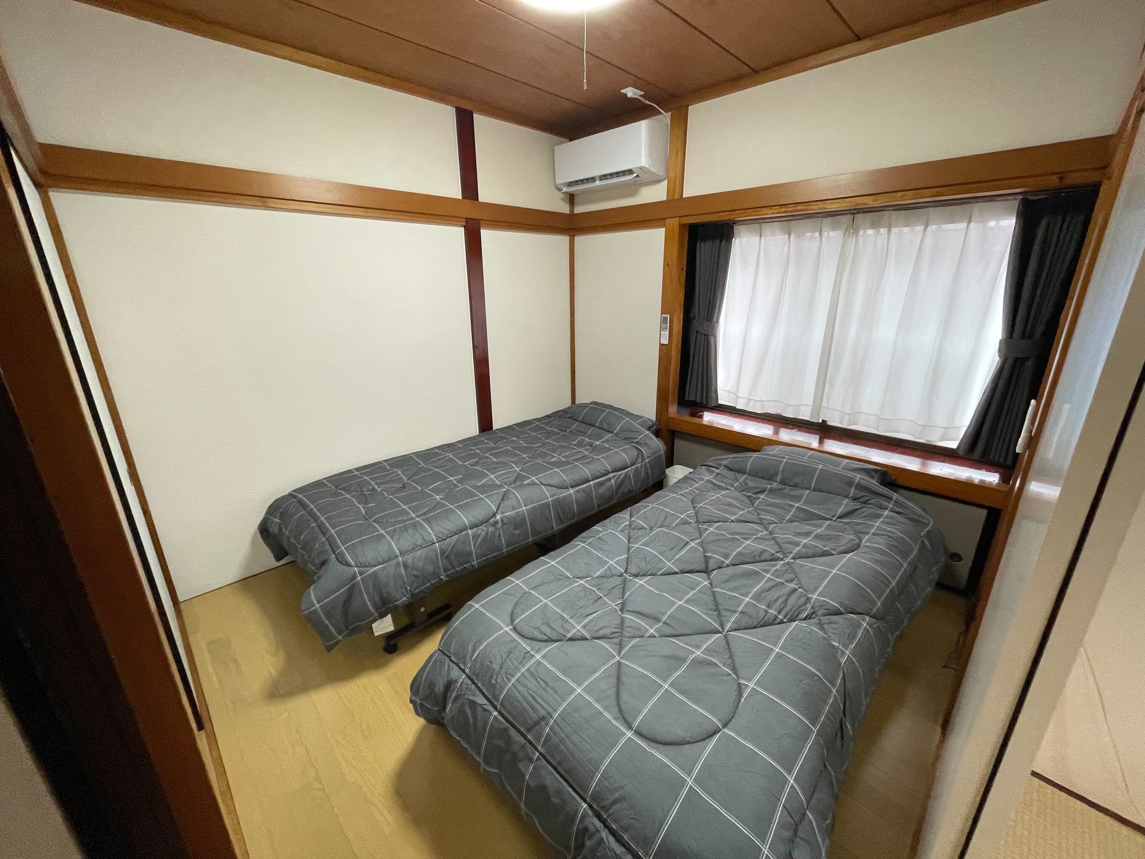 Internet, bed sheets