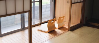 Within a 10-minute walk from the Shinkansen station (Nasushiobara Station), the inn is sunny and has a sunken kotatsu for relaxing! Convenience stores and a supermarket are within a 3-minute walk!