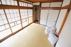 2 quartos, Wi-Fi de cortesia, roupa de cama