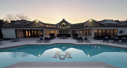 3BR/3BA Condo w/ New Interior Walk to Jordan-Hare