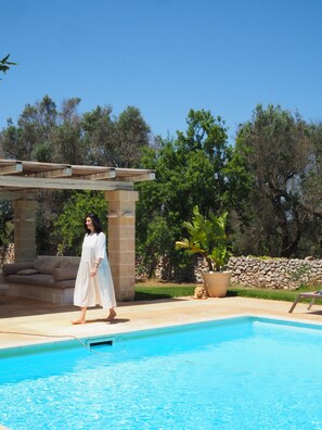 Pool - Villa Sospiri - Luxury 4-Bedroom En-Suite Villa, Private Pool, Ostuni, Puglia (Ostuni)