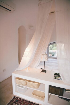 Interior - Villa Sospiri - Luxury 4-Bedroom En-Suite Villa, Private Pool, Ostuni, Puglia (Ostuni)