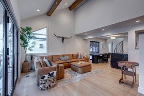 Smart TV, fireplace, table football