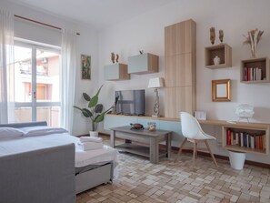 1 bedroom, iron/ironing board, WiFi, bed sheets - La Dolce Darsena - Your Milan Escape near Navigli and Duomo (Milano)